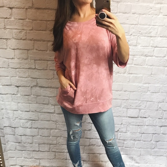 @Bella_Row Tops - LAST ONE//Loose Fit Tie Dye Pocket Shirt